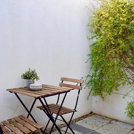 Modern Two Bedroom Off North Strand